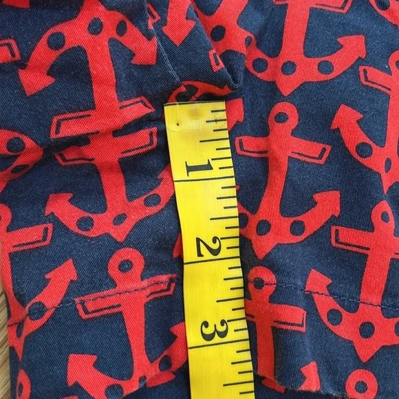 Vineyard vines SZ 8, anchor print shorts in red/blue combo.